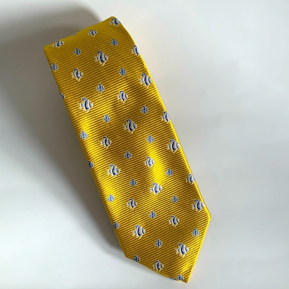 Joseph Abboud Men’s necktie 💯 silk yellow